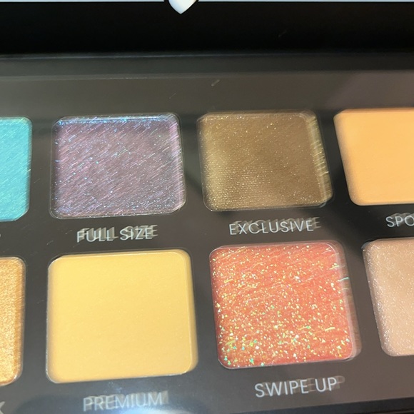 New, unused Boxycharm eyeshadow pallete - Picture 4 of 6
